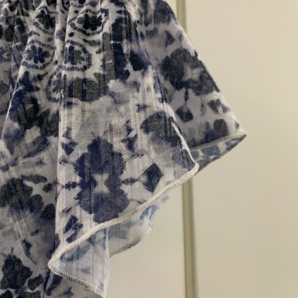 Flutter sleeve top - Picture 2 of 5